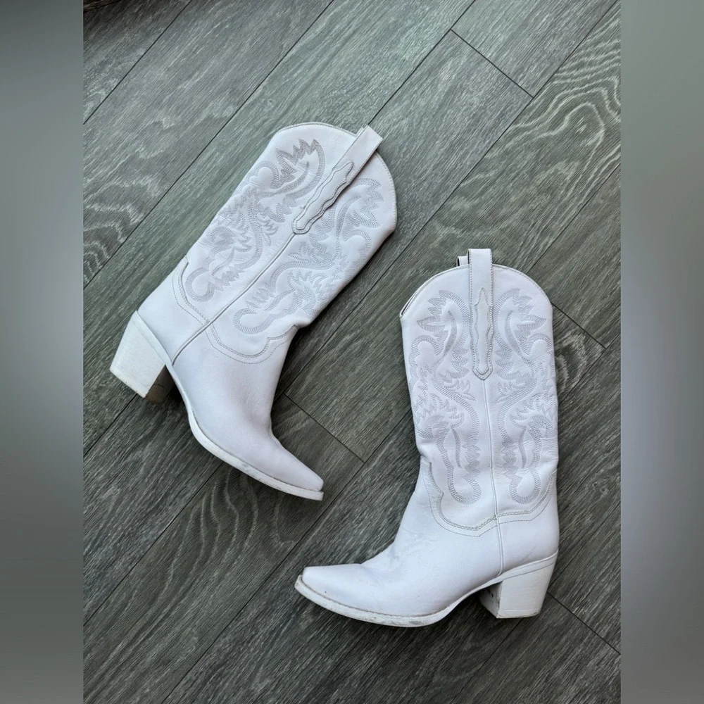 JEFFREY CAMPBELL Dagget White Cowgirl Boots 9